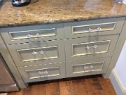 Shaker with Bone Molding